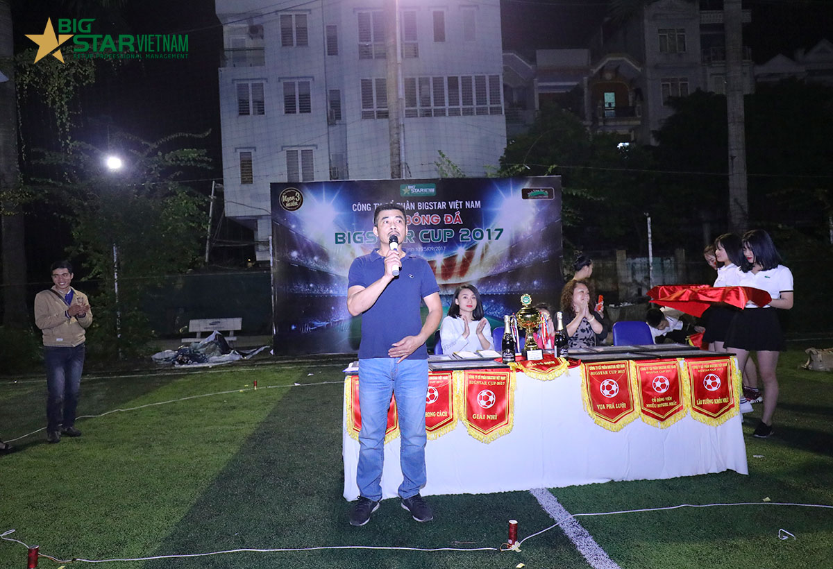 Ban l&atilde;nh đạo c&ocirc;ng ty Cổ phần Bigstar Việt Nam khai mạc giải đấu