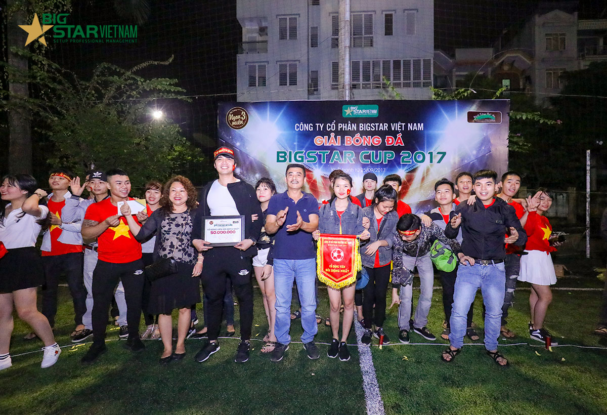 Giải đội cổ động vi&ecirc;n s&ocirc;i động nhất