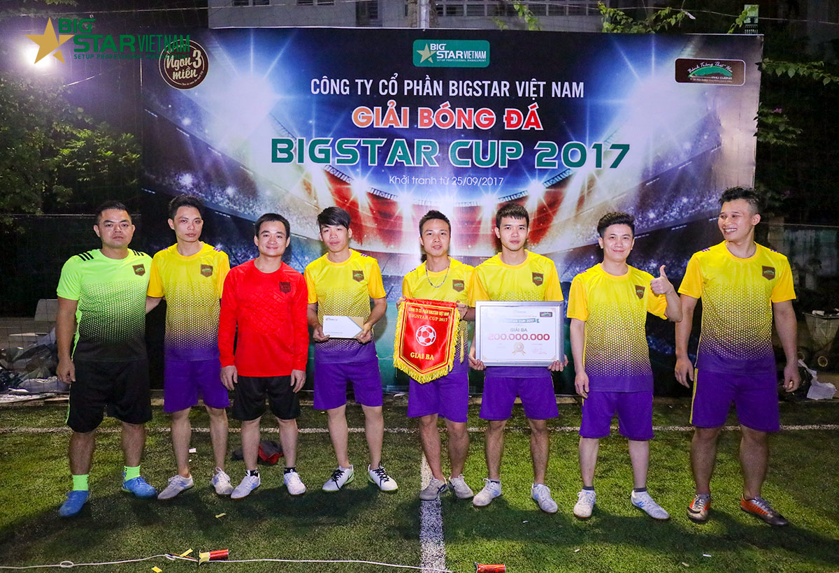 Đội b&oacute;ng B&aacute;nh tr&aacute;ng Ph&uacute; Cường cơ sở 1 - 42 Nguy&ecirc;n Hồng đạt giải ba