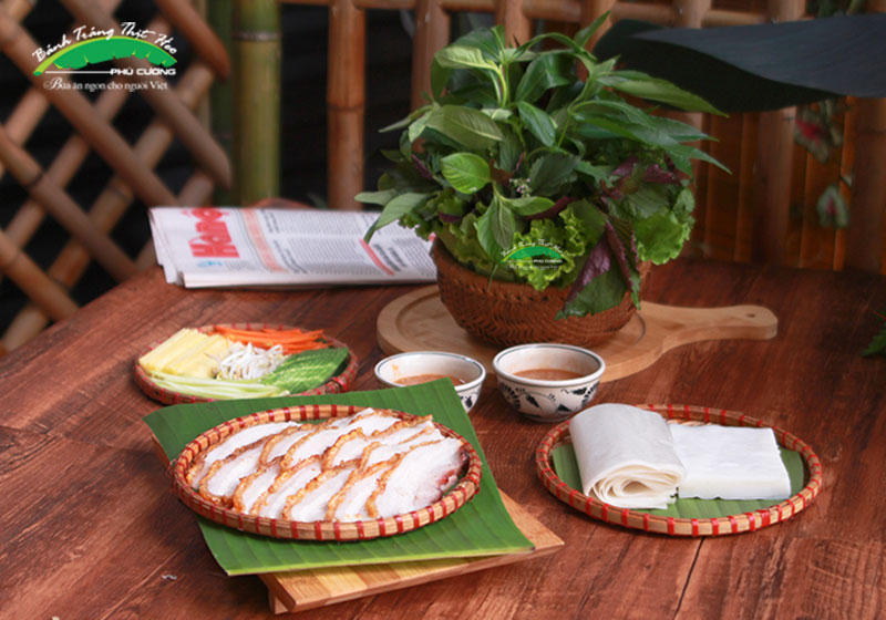 B&aacute;nh tr&aacute;ng cuốn thịt heo quay
