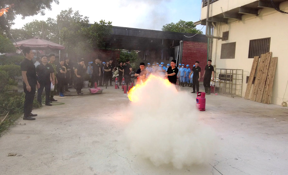 To&agrave;n cảnh buổi diễn tập ph&ograve;ng ch&aacute;y chữa ch&aacute;y